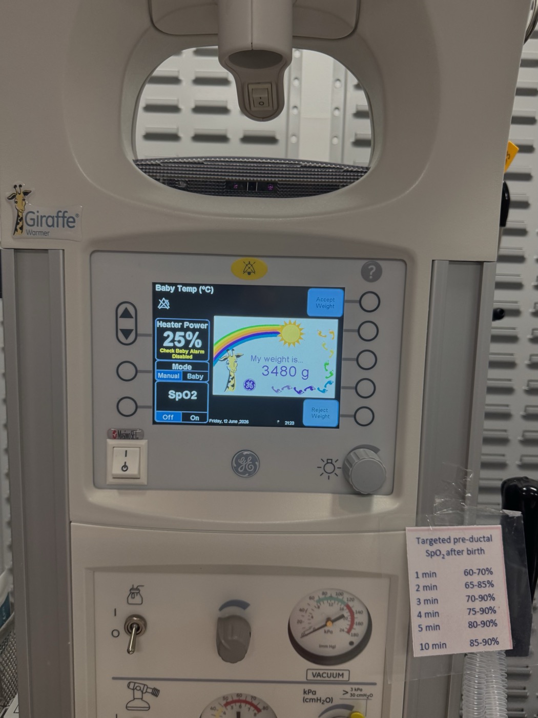 Hospital warmer screen reading 3480 grams